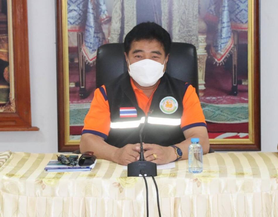 ลิศคำ นายกเทศมนตรีตำบลหนองหล่ม พร้อมด้วย รองประธานสภาฯ เลขานุการฯ สมาชิกสภาฯ ผู้อำนวยการกองคลัง หัวหน้าสำนักปลัด ประชุมกลุ่มแม่บ้านตำบลหนองหล่มเพื่อจัดเตรียมอาหารเนื่องในวันทำบุญเข้าโสสานกรรม (เข้ากรรมป่าสุสาน) ณ ป่าสุสานตำบลหนองหล่ม