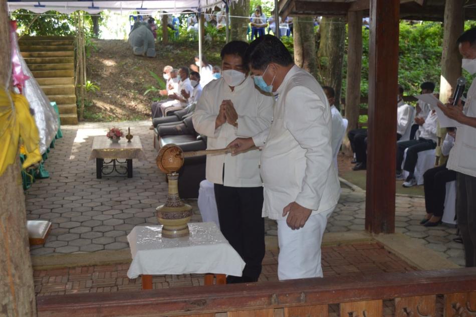 พิธีตักน้ำศักดิ์ (บ่อน้ำพันปี) สวนสาธารณะเฉลิมพระเกียรติดงหอหนองหล่ม