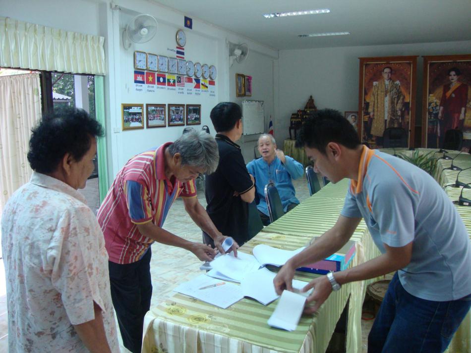 เทศบาลตำบลหนองหล่ม เยียวยาผู้ประสบอุทกภัย ด้านการเกษตร