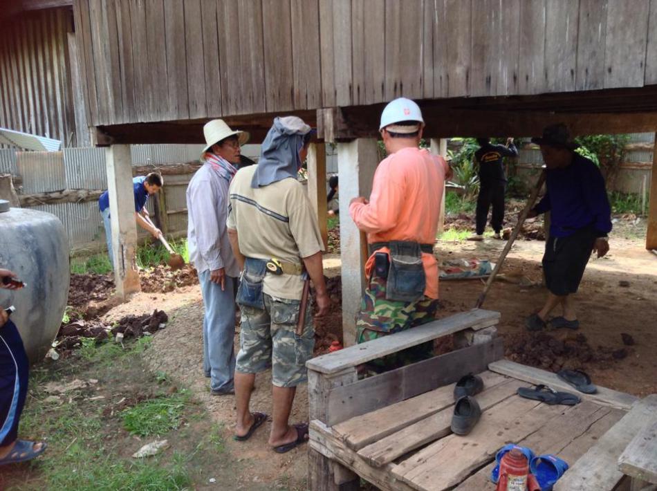 ซ่อมแซมบ้านผู้ได้รับผลกระทบจากเหตุแผ่นดินไหว หมู่ที่ 2 บ้านนางไหล ใจกล้า