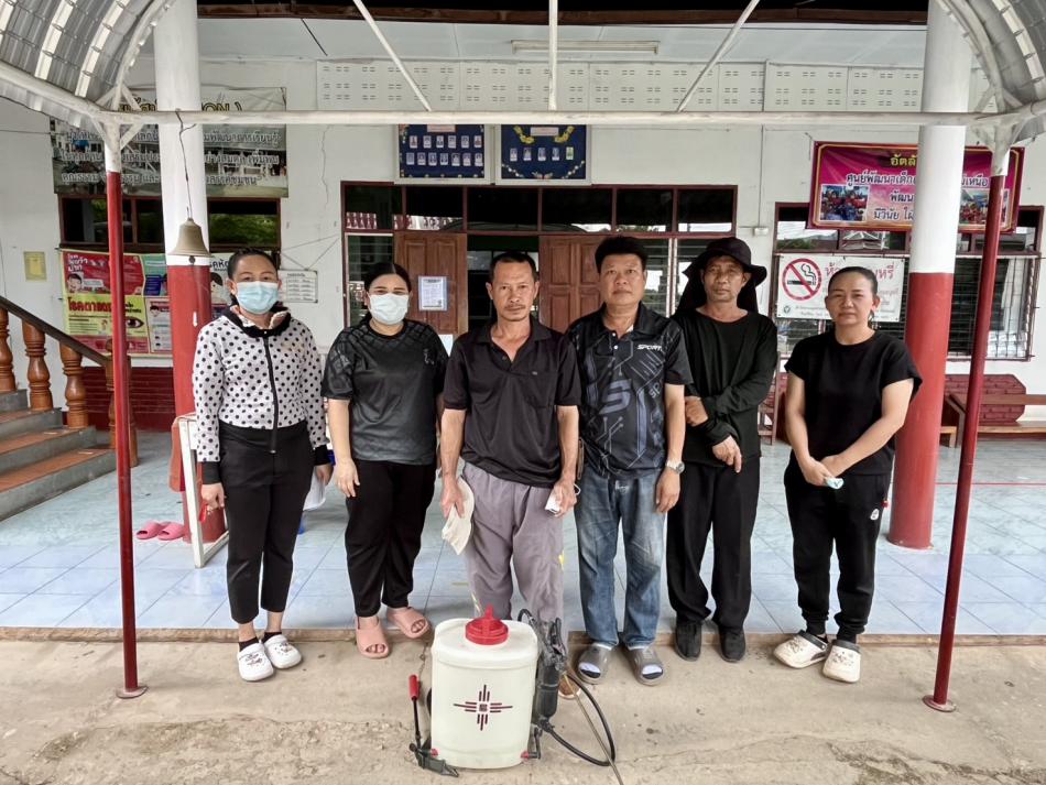 วันที่ 25 กุมภาพันธ์ 2569 เวลา 13.30 น. นายศิริรับ เลิศคำ นายกเทศมนตรีตำบลหนองหล่ม มอบหมายให้งานสาธารณสุข พ่นน้ำยาฆ่าเชื้อ เพื่อป้องกันควบคุมโรคมือ เท้า ปาก ณ ศูนย์พัฒนาเด็กเล็กบ้านใหม่เหนือ