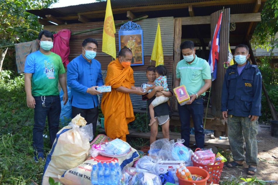 มอบของบริจาค เครื่องใช้อุปโภค บริโภค ให้กับประชาชนผู้ด้อยโอกาสบ้านปางงุ้น (สองแคว) หมู่ที่ 6