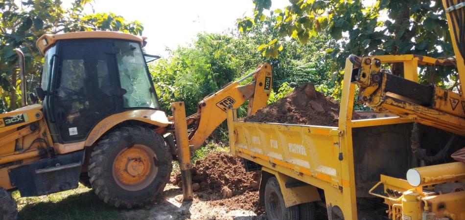 ปรับปรุงซ่อมแซมถนนและคอสะพานในตำบล