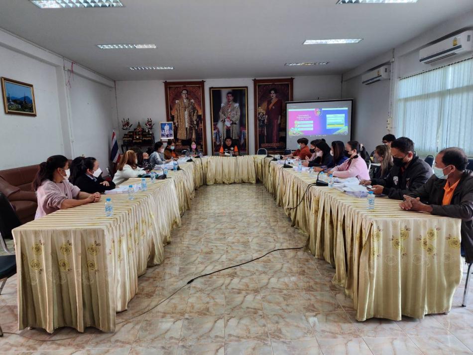 ประชุม แนวทางในการจัดเก็บแบบสอบถามข้อมูลความจำเป็นพื้นฐาน (จปฐ.) ปี พ.ศ. 2566-2570 ณ ห้องประชุมเทศบาลตำบลหนองหล่ม