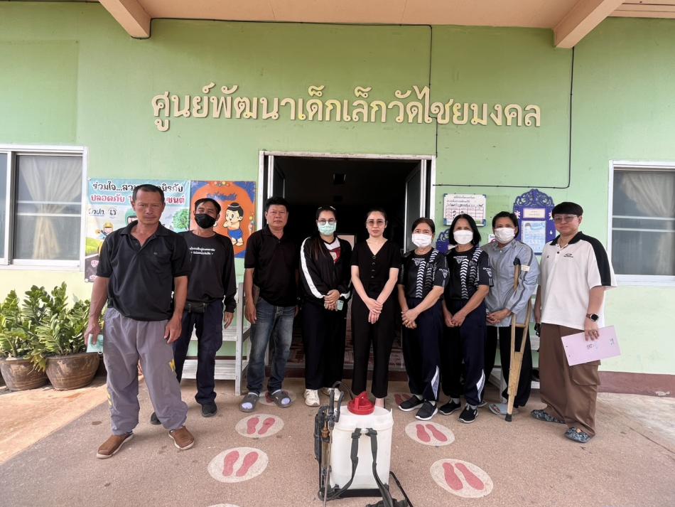 วันที่ 4 มีนาคม 2569 เวลา 13.30 น. นายศิริรับ เลิศคำ นายกเทศมนตรีตำบลหนองหล่ม มอบหมายให้งานสาธารณสุข ร่วมกับเจ้าหน้าที่รพสต.หนองหล่ม พ่นน้ำยาฆ่าเชื้อ เพื่อป้องกันควบคุมโรคมือ เท้า ปาก ณ ศูนย์พัฒนาเด็กเล็กวัดไชยมงคล