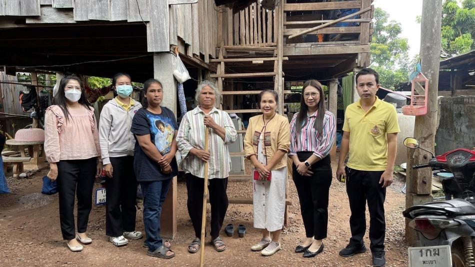 วันที่ 7พฤศจิกายน 2567 เวลา 09.00 น. นายศิริรับ เลิศคำ นายกเทศมนตรีตำบลหนองหล่ม มอบหมายให้ หัวหน้าสำนักปลัด  นักตรวจสอบภายใน  งานพัฒนาชุมชน  งานกองช่าง ออกพื้นที่สำรวจจัดทำประมาณการและแบบแปลน เพื่อเตรียมจัดส่งโครงการปรับสภาพแวดล้อมที่อยู่อาศัยให้กับผู้สูงอายุ และคนพิการ จำนวน 2  ราย
