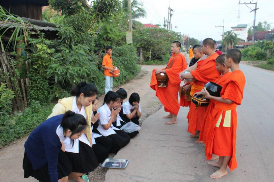 บิณฑบาต ตานต่อ